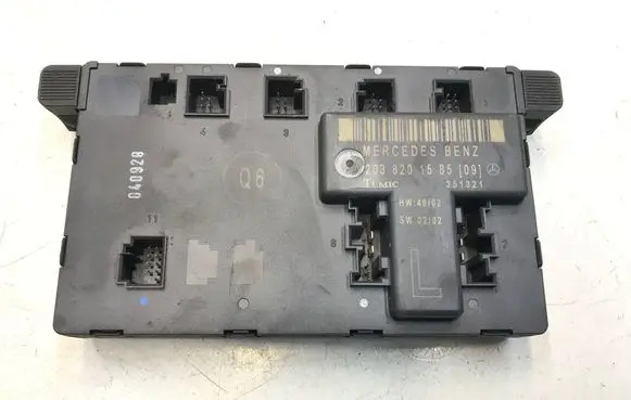 Mercedes-Benz C W203 Door control unit/module 2038201585 K1527