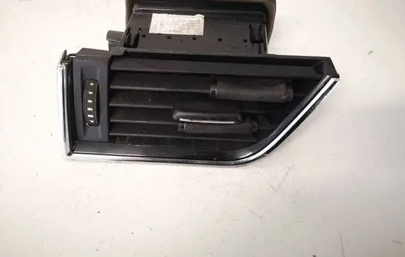 Skoda Octavia Mk3 (5E) Dash center air vent grill 5E0819701 5E0819701A