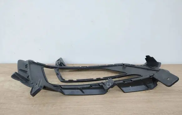 Hyundai Tucson TL Front bumper lower grill 86525-D7530