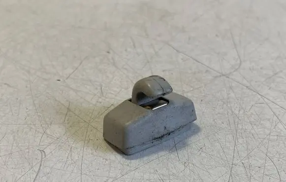 Volkswagen Golf IV Sun visor clip/hook/bracket 3B0857561B