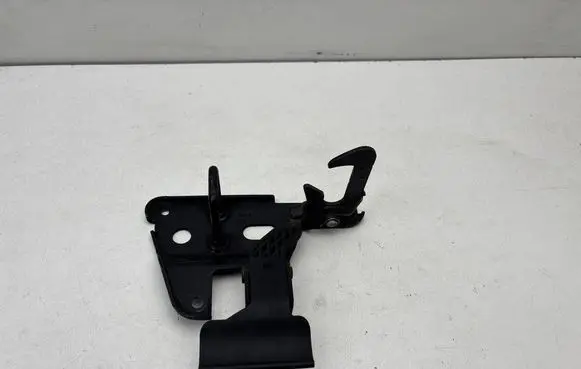 Audi A6 S6 C6 4F Engine bonnet/hood lock/latch loop/hook 4F0823480