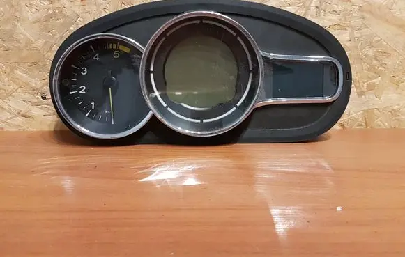Renault Megane III Speedometer (instrument cluster) RNI248103988R 1047