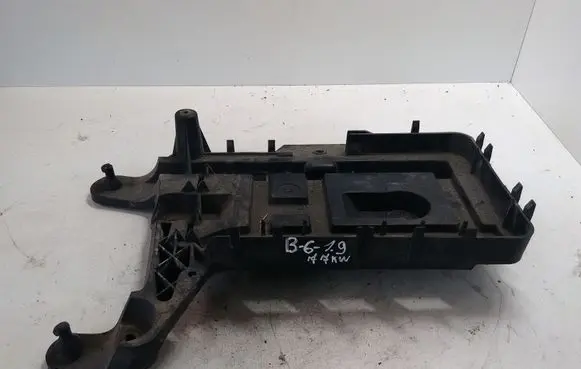 Volkswagen PASSAT B6 Battery tray 1K0915333C