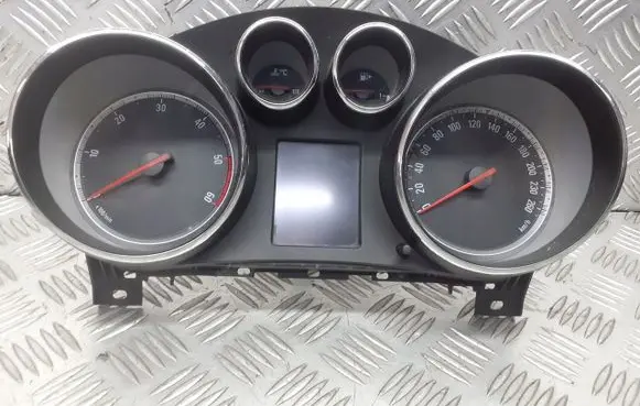 Opel Insignia A Tachometer 13333344