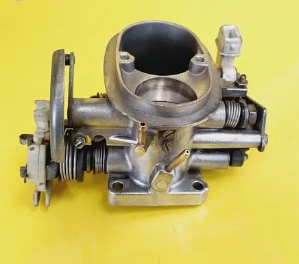 Volkswagen Golf II Throttle body valve 030063B