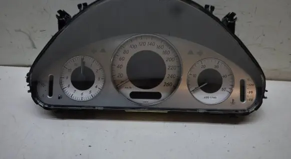 Mercedes-Benz E W211 Speedometer (instrument cluster) A2115405711