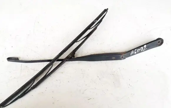 Subaru Outback Front wiper blade arm