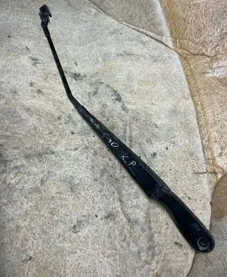 Volvo C30 Front wiper blade arm