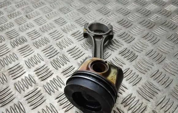 Volkswagen Golf VII Piston with connecting rod CXX