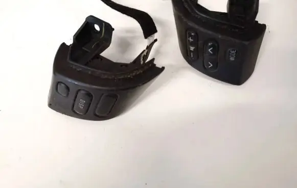 Steering wheel buttons/switches