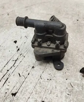 BMW 5 E34 Coolant heater control valve 1147412042