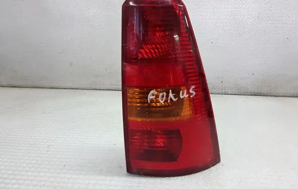 Ford Focus Rear/tail lights XS4X13404FD