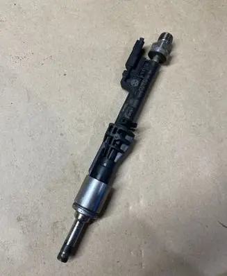 BMW 5 F10 F11 Fuel injector 0261500109 120510036 759787005