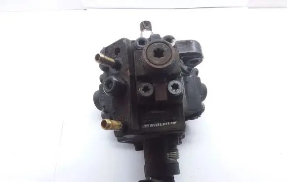 Opel Astra H Fuel injection high pressure pump 0445010097 0055204599