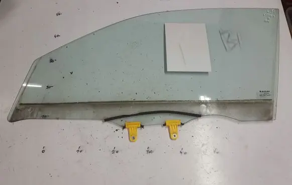 Suzuki Vitara (LY) Sliding door window/glass 