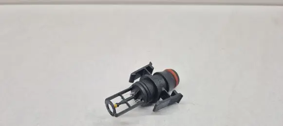 Mercedes-Benz C W202 Intake air temperature sensor 0105425717