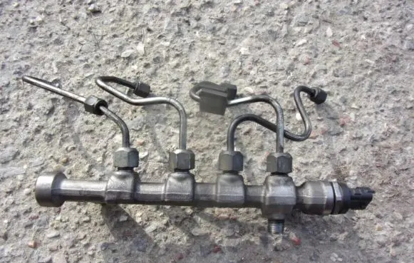 Fiat Freemont Fuel main line pipe