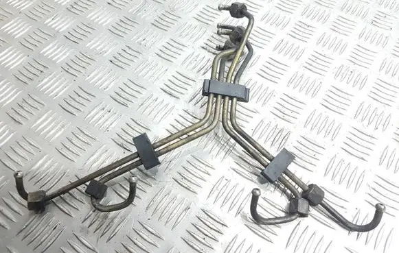 Chrysler Voyager Fuel injector supply line/pipe 