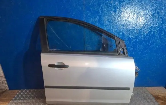 Ford Focus Front door