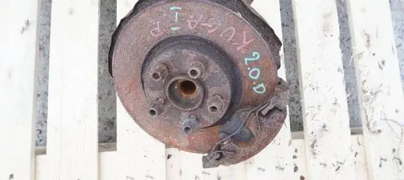 Ford Kuga I Front wheel hub spindle knuckle