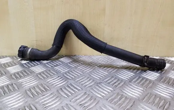 Peugeot 5008 Engine coolant pipe/hose
