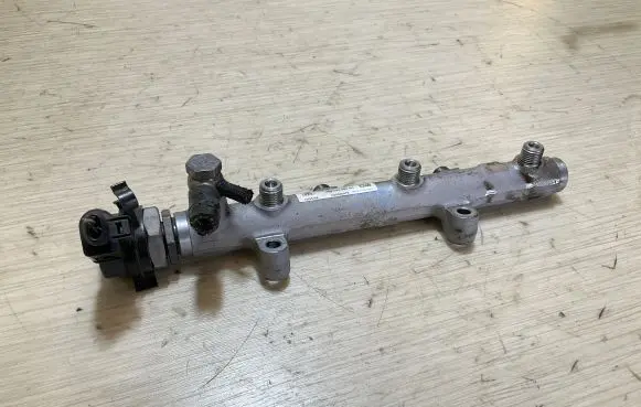 Fuel pressure sensor