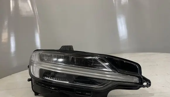 Volvo V60 Headlight/headlamp 32314167