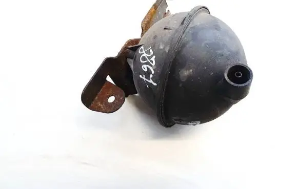 Vacuum air tank