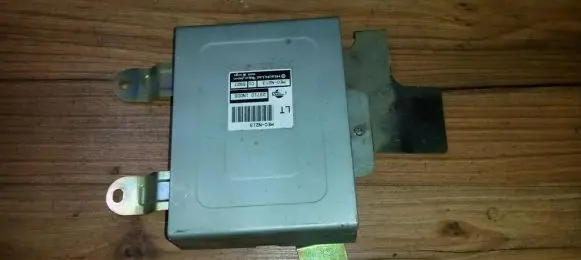 Nissan Almera Engine control unit/module 237101n006 mec-n213