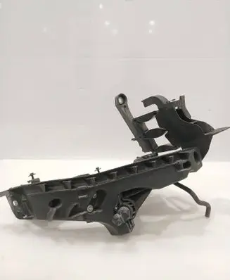 Headlight/headlamp mounting bracket