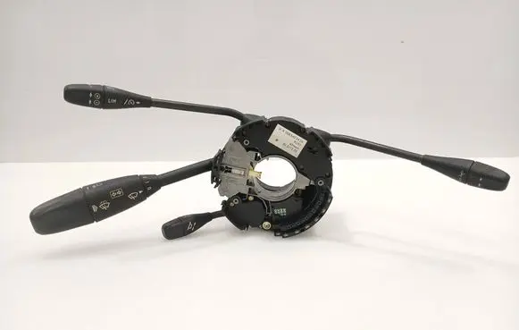 Wiper turn signal indicator stalk/switch