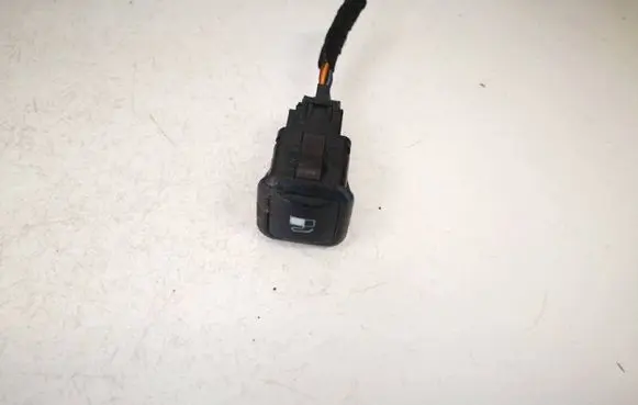 Volkswagen Bora Fuel tank opening switch 3b0959833a
