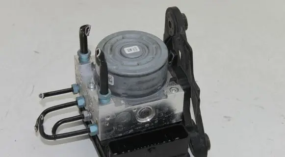 Audi TT TTS RS Mk3 8S ABS Pump 8S0907379C