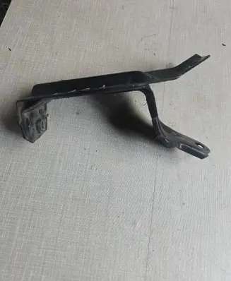 Volvo V60 Radiator mount bracket 31261931 B0900