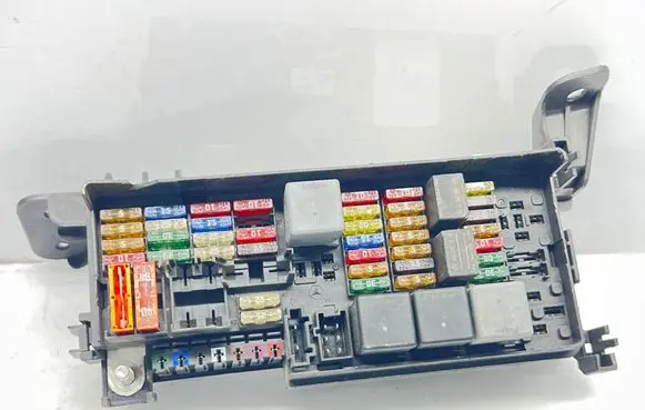Mercedes-Benz ML W164 Fuse module A1645400272
