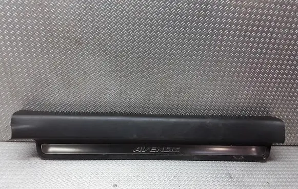 Toyota Avensis T250 Front sill trim cover 6791305050