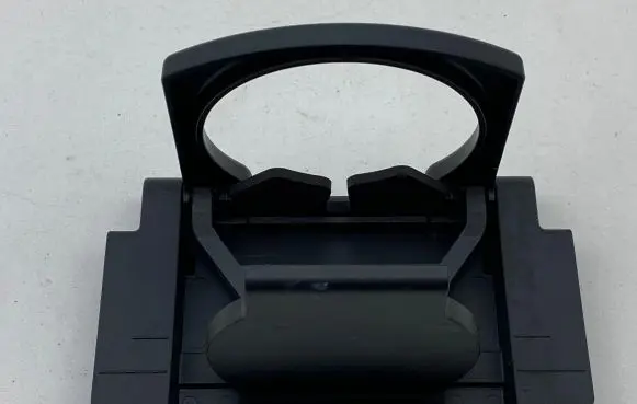 Cup holder front