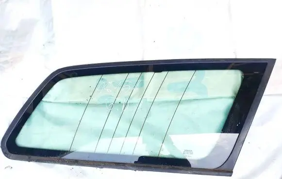 Volvo V50 Rear side window