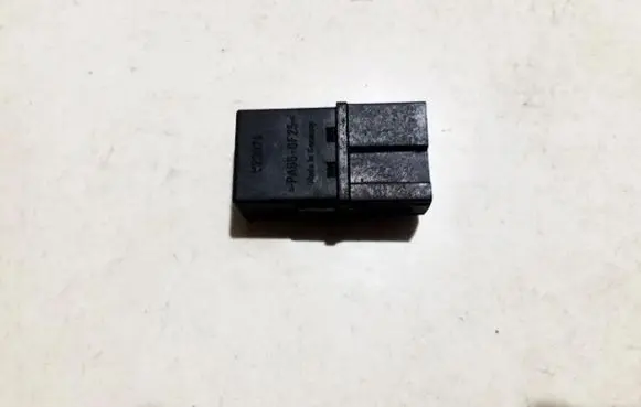 Mitsubishi Pajero Pinin Other relay mb95338211 mb-95338211