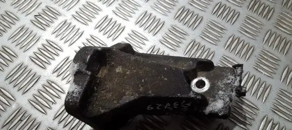 Volvo S80 Engine mounting bracket 9445231