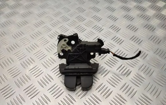 Audi A4 S4 B7 8E 8H Tailgate/trunk/boot lock/catch/latch 8P4827505B