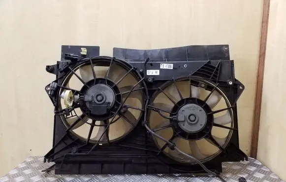 Toyota Avensis T270 Radiator cooling fan shroud MF4227503773 160400R160 163630R040