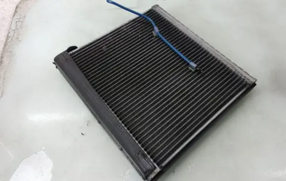 Toyota Corolla Verso E121 Air conditioning (A/C) radiator (interior)