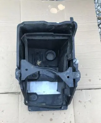 Mazda 3 II Battery box tray 