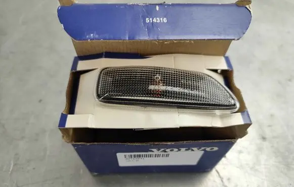 Volvo XC90 Front fender indicator light 30722641 8658944