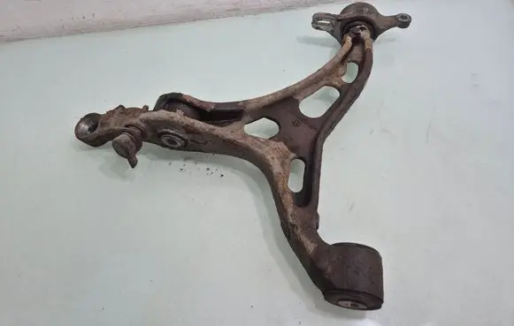 Front lower control arm/wishbone