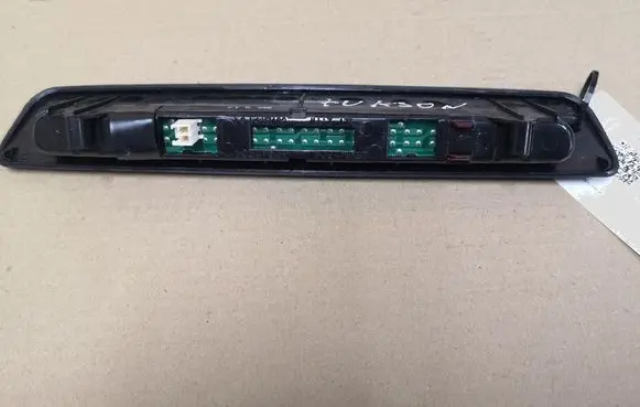 Hyundai Tucson JM Third/center stoplight