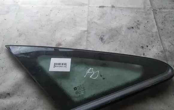 Opel Zafira B Front triangle window/glass as2