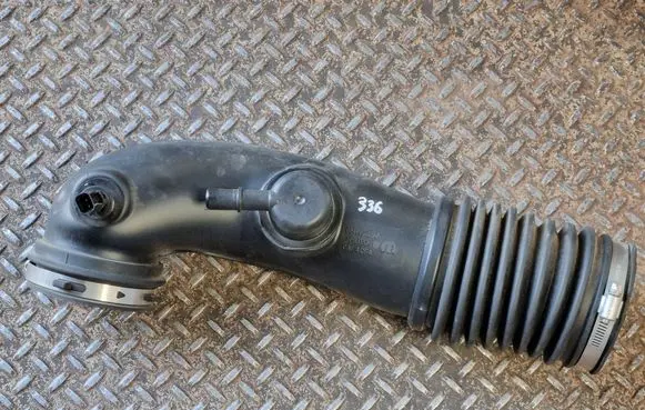 Ram 1500 Air intake duct part 68449572AA