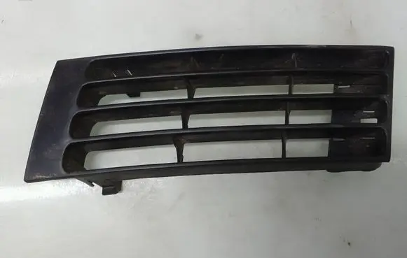 Audi A4 S4 B5 8D Front bumper lower grill 